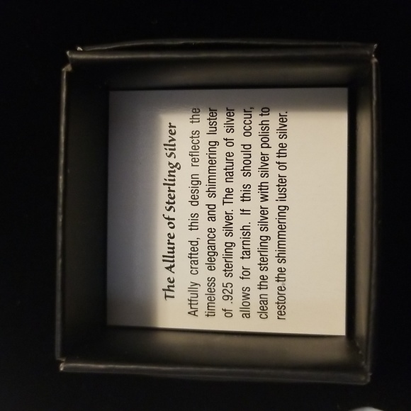 Avon Sterling Silver Paw Prints On Your Heart Necklace - Picture 3 of 4